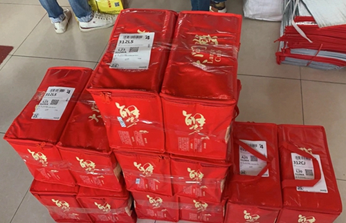 大闸蟹打包发货